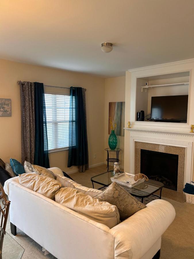 Cute And Cozy 5 Min From Carowinds Apartment Шарлът Екстериор снимка